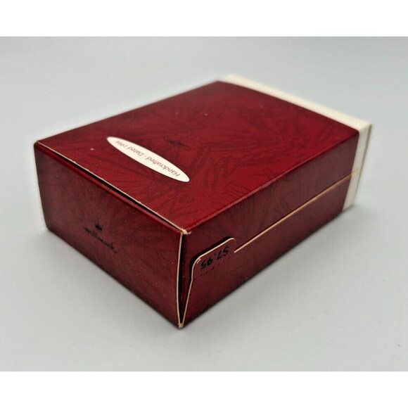 VINTAGE 1994 Hallmark Keepsake Ornament- Most Outstanding Mom/Mother- Teddy Bear - Picture 11 of 12